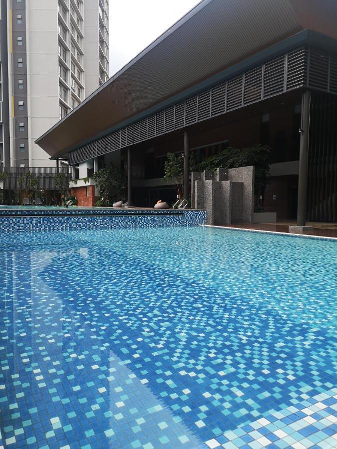 Stayje Putrajaya, 5 Minutes To Ioi City Mall, Wifi , Netflix, Free Parking エクステリア 写真