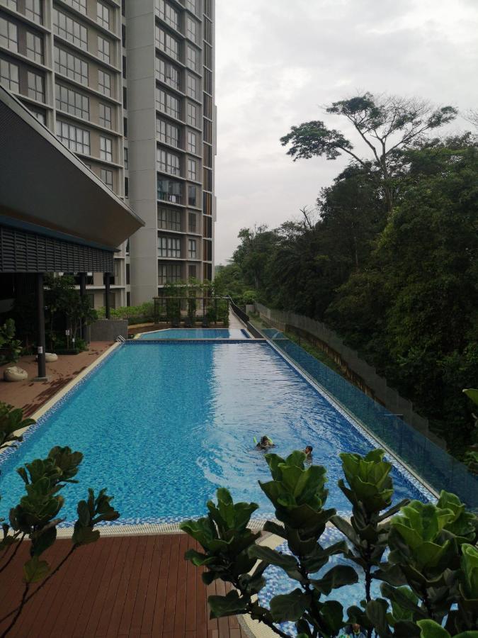 Stayje Putrajaya, 5 Minutes To Ioi City Mall, Wifi , Netflix, Free Parking エクステリア 写真